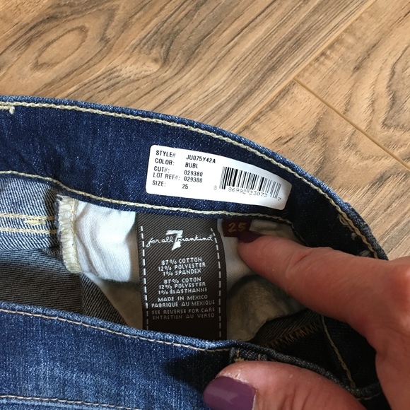 7 for all Mankind Bootcut Jeans. LIKE NEW! Excellent condition! - Picture 4 of 6
